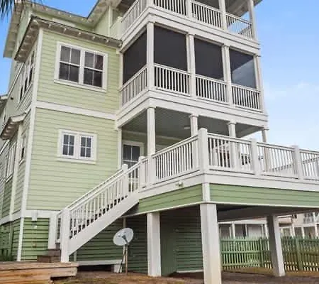 New- Gulf Front Home 4 Bed 4 Bath